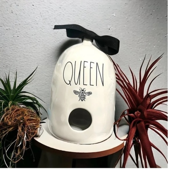 Rae Dunn Queen Bee Birdhouse Off White - Picture 1 of 4